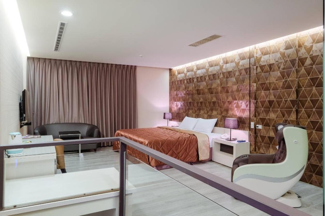 Foxdou Business Motel Tainan Exterior foto
